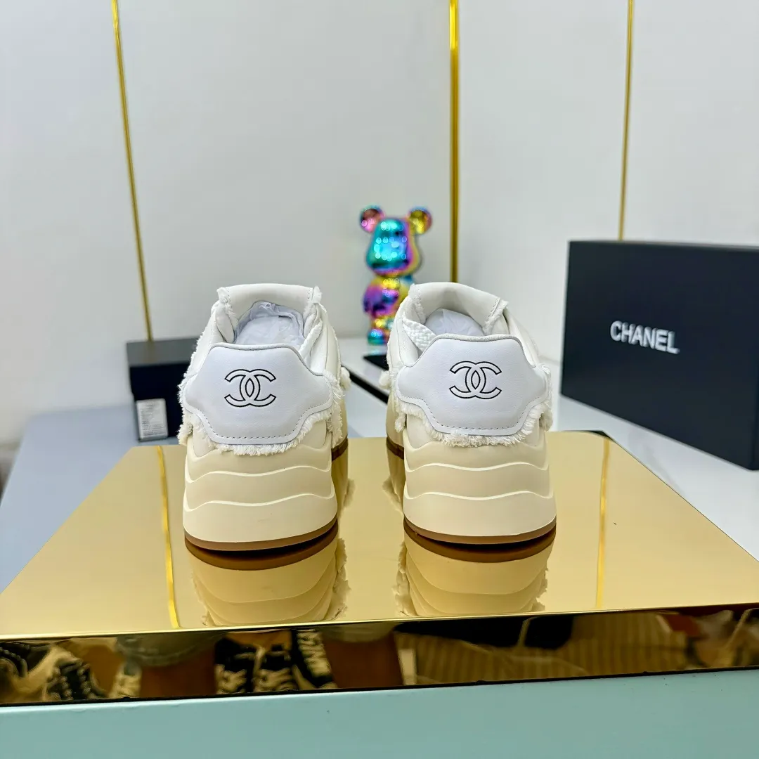 👟👟Ex-factory price 620👟👟 Chanel bread shoes ~ original calfskin panda shoes Chanel 25C latest hot style panda black and white sports shoes casual sneakers Xiaoxiang hot item classic black and white panda color coco girls must pay Fabric: original custom mixed sheepskin lining: original imported breathable mesh lining outsole: Original molded rubber + TPU combination Size: Women's 35-41 Buy now👉